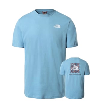 The North Face 24/7 Red box Regular T-Shirt. Engineered comfort you can trust, whether out adventuring or worn in a more casual setting. Short-sleeved tee from The North Face equipped with a stretchy rib crew neck collar for a great snug versatile feel, straight cut hem, The North Face left chest branding and large box logo and ‘Never Stop Exploring’ graphics to reverse