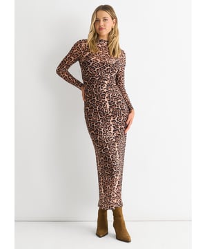 Verhoog je gelegenheidskleding met onze bruine Mesh Animal Print Jersey Maxi Dress. Deze prachtige jurk heeft een flatterend silhouet en een unieke dierenprint, perfect om een statement te maken op elk evenement. Gemaakt van een ademende mesh stof, zie je er stijlvol uit en voel je je de hele dag comfortabel.
