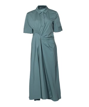 VINTAGE, RRP AS NEW
Jil Sander, Maxi dress with wrinkled detail on the waist. The item is in very good condition.• CONDITION: very good condition 

• SIZE: 38 - M 

• MEASUREMENTS: length 125 cm, width 45 cm, waist 39 cm, shoulder width 43 cm, sleeve length 21 cm

• MATERIAL: 100% cotton 

• CARE: dry cleaning 

• COLOR: turquoise