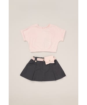 This 2-Piece outfit set from Fudo includes a stylish T-shirt with a large print, rolled sleeves, an elasticated hem, and a keyhole fastening. The matching skort is pleated, made from woven material, and features a detachable fabric belt with a purse. A chic and functional outfit for your little one!