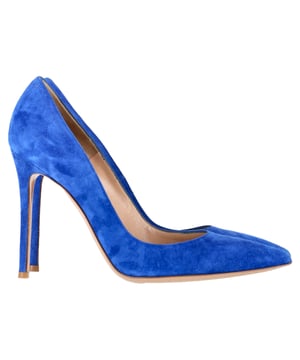 VINTAGE, RRP AS NEW
Step into sophistication and make a statement with the Gianvito Rossi Pointed Toe Pumps in luxurious blue suede. These stunning pumps offer the perfect blend of elegance and edge with their pointed toe and smooth, velvety texture. Whether you're dressing for a night out, a special event, or simply want to add a pop of color to your look, these heels are the ideal choice to complete your ensemble with a touch of refinement and flair.


with box

Gianvito Rossi Pointed Toe Pumps in Blue Suede 
Condition: Very good
Signs of wear: Include Box., Minor markings, Lightly used but very well maintained. Minor mark at soles & creasing, light scuffing at the soles and heels.
Packaging: Box
Color: Blue | blue
Material: Suede | suede
Size: EU | 39
Measurements: Heel height: 110; Insole length: 260
SKU: NAPPUGBSH462848M