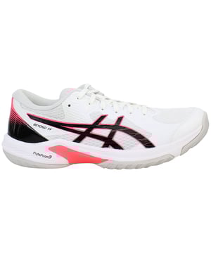 Erlebe Höchstleistungen auf dem Volleyballfeld mit den Asics Beyond FF Damen-Volleyballschuhen in Weiß. Diese Schuhe wurden für Agilität und explosive Power entwickelt und kombinieren innovative Dämpfung mit einem leichten, stützenden Design, damit du jedes Spiel dominieren kannst. Die fortschrittliche FlyteFoam-Technologie sorgt für eine reaktionsschnelle Energierückgabe, während die speziell entwickelte Außensohle hervorragenden Grip für schnelle Seitwärtsbewegungen und schnelle Richtungswechsel bietet. Hauptmerkmale: Fortschrittliche FlyteFoam-Dämpfung: Sorgt für eine dynamische, federnde Reaktion, die Stöße absorbiert und die Energierückgabe für explosive Bewegungen verbessert. Platzspezifische Traktion: Eine speziell entwickelte Außensohle bietet außergewöhnlichen Grip auf Hallenböden und sorgt so für Stabilität bei schnellen Drehungen und Seitwärtsbewegungen. Leichtes und stützendes Design: Diese Schuhe wurden für schnelles Gameplay entwickelt und reduzieren das Gewicht, ohne den nötigen Halt für kraftvolle Sprünge und schnelle Richtungswechsel zu beeinträchtigen. Atmungsaktives Obermaterial: Das Obermaterial aus leistungsstarkem Mesh fördert eine optimale Luftzirkulation und hält deine Füße auch bei intensivem Spiel angenehm kühl. Sicherer Sitz: Ein ergonomisches Schnürsystem sorgt für eine bequeme, anpassungsfähige Passform, die deinen Fuß fixiert und so für mehr Kontrolle und Stabilität sorgt. Elegante weiße Ästhetik: Ein klares, modernes Weiß mit dezenten Designakzenten sorgt für einen stilvollen Look auf und neben dem Court. Steigern Sie Ihr Spiel mit den Asics Beyond FF Damen-Volleyballschuhen in Weiß – hier trifft Spitzentechnologie auf überlegenes Design für unschlagbare Leistung auf dem Court.
