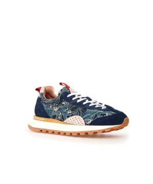 Suede and fabric upper sneaker for a stylish and comfortable fit. Features a leather and textile lining for breathability and durability. Moisture-wicking cork antibacterial insole helps keep feet fresh and dry, while the removable insole provides customisable comfort. Finished with a durable rubber sole for superior traction and long-lasting wear.