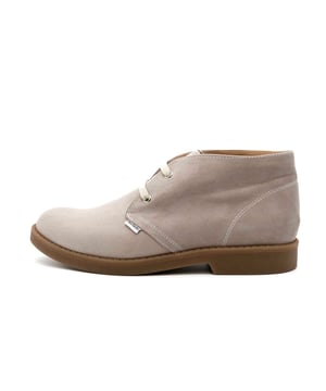 Color: Beige 410 Arena Parte superior: Lona Interior: Cuero Suela: Goma Cierre: Cordones Detalles Plantilla suave Ajuste: Cómodo y generoso Ocasión: Tiempo libre