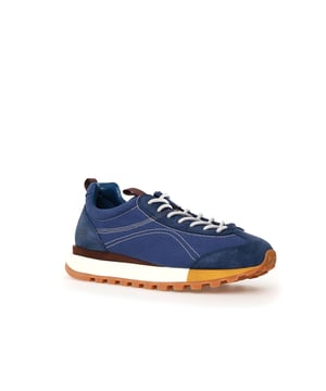 Sneaker with suede and cotton canvas upper featuring an antibacterial cork insole for enhanced freshness. Designed with a durable rubber sole for long-lasting wear and superior traction.