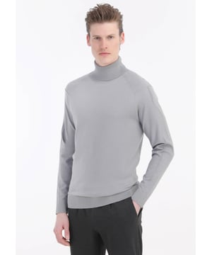 Ramsey-pakken zijn onmisbaar voor de moderne man en combineren stijl met zelfvertrouwen voor dagelijks leven en werk. Gemaakt van hoogwaardige stoffen stralen ze tijdloze elegantie uit. Voor liefhebbers van klassieke mode biedt Ramsey een unieke en prestigieuze uitstraling. Vind vandaag jouw perfecte pasvorm!