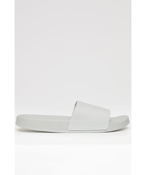 Keep it casual with these easy-to-wear slip-on sliders from Threadbare. Designed with a cushioned foam bottom for comfort, these slide sandals feature a durable rubber strap for a secure fit. Lightweight and versatile, they are perfect for warm-weather styling, whether you are poolside or out and about.