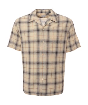 Blending 73% cotton with 27% linen, the Paul Smith Men's Short-Sleeve Casual Fit Shirt in beige offers exceptional comfort and breathability. Its casual fit makes it a relaxed yet stylish option for everyday wear.