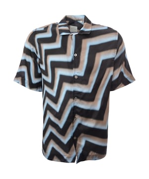 Lightweight and breathable, this Paul Smith Men's S/S Tailored Shirt in multicolour is crafted from 100% viscose. Its tailored fit delivers a sleek and stylish silhouette, complemented by a lively multicolour design for versatile wear.