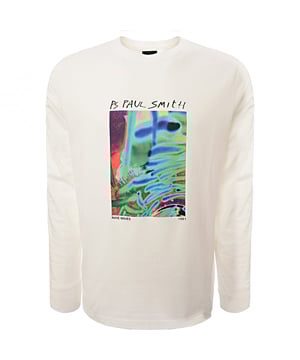 The long-sleeve T-shirt in the â€œRavewaveâ€ design is made from 100% organic cotton, ensuring a soft and eco-friendly feel. The large white T-shirt features a striking â€œRavewaveâ€ graphic, adding a bold and artistic touch to your casual wardrobe. Here's the size guide: