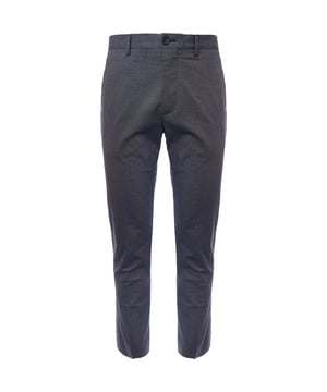 The Paul Smith Men's Chino in navy is crafted from 100% cotton, delivering a breathable and comfortable fit. These classic chinos are an essential wardrobe piece, ideal for casual and semi-formal occasions, with a sleek and modern design.