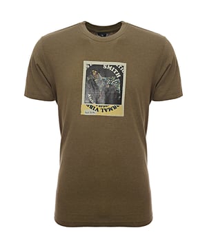 The Regular Fit T-Shirt in Zebra Polaroid Khaki is a stylish and comfortable choice. Made from 100% cotton, it features a classic crew neck and short sleeves for a relaxed fit. The t-shirt is adorned with a distinctive zebra graphic, adding a bold touch to your casual wardrobe. Here's the size guide:
