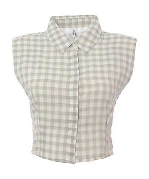 This casual and easy all-day wear top features an O-neck, sleeveless design, and regular fit. The material is composed of 95% cotton and 5% elastane.