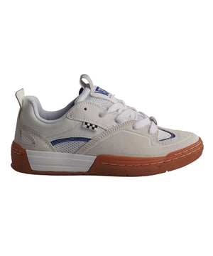 Sneakers Vans Skate Mixxa

 De Skate Mixxa is sterk beïnvloed door een tijdperk waarin skateboarden een aantal van zijn meest gewaagde en expressieve modellen verwelkomde. Deze mixed-material sneakers zijn geïnspireerd op de Vans-archieven en brengen de vooruitstrevende technologie van nu naar de jaren 2000.

 Details:
 - Iconische lage schoen.
 - Bovenwerk van suède, canvas en synthetisch materiaal.
 - Geweven logolabel.
 - EVA binnenzool.
 - Gewatteerde tong en kraag.
 - Groot Ollie-paneel.
 - Brede veters.
 - Duracap.
 - Cup zool.

 Vans sneakers zijn veel meer dan alleen schoenen: ze vertegenwoordigen een houding, een stedelijke en rebelse levensstijl. Of het nu gaat om hun klassieke Old Skool-silhouet, de iconische Slip-On of moderne samenwerkingen met artiesten en merken, Vans blijft een symbool van authenticiteit, creativiteit en alternatieve cultuur.
 Samenstelling: Buitenkant: Suède, Canvas, Synthetisch; Binnenkant: Textiel; Zool: Synthetisch
 Onderhoud:
Reinigen met een zachte borstel en neutrale zeep.
 Vermijd wassen in de wasmachine.
 Aan de lucht drogen, niet in direct zonlicht.