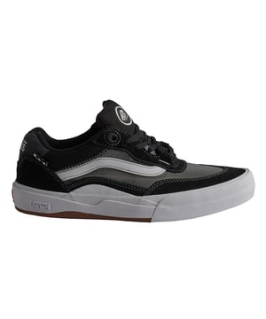 Zapatillas Vans Wayvee 

¡Destaca entre la multitud y haz lo tuyo con el Wayvee de Vans Skateboarding! Esta zapatilla fue desarrollada con la ayuda de skaters que saben cómo redefinir el estilo y la progresión. Con una nueva parte superior de gamuza y paneles de malla transparente, el Wayvee ofrece máxima transpirabilidad y flexibilidad.

Detalles:
- Parte superior de textil y ante.
- Cuello acolchado.
- Lengüeta ligeramente acolchada.
- Refuerzos DuraCap.
- Forro interior LuxLiner.
- ImpactWaffle.
- Plantilla PopCush .
- Etiqueta del logo tejida.
- Suela Wafflecup.
- Cordones semi planos.

Las zapatillas Vans son mucho más que un calzado: representan una actitud, un estilo de vida urbano y rebelde. Ya sea en su clásica silueta Old Skool, en las icónicas Slip-On o en las modernas colaboraciones con artistas y marcas, Vans sigue siendo un símbolo de autenticidad, creatividad y cultura alternativa.
 Composición: Exterior: Textil, Ante; Interior: Textil; Suela: Sintético
 Cuidados:
Limpiar con un cepillo suave y jabón neutro.
Evitar lavar en máquina.
Secar al aire, lejos del sol directo.