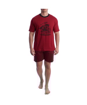 Pijama de manga corta y pantalón corto, modelo KL30000.

El pijama para hombre combina una camiseta de manga corta con cuello redondo y un pantalón corto. 
Confeccionado en materiales suaves y transpirables, asegura comodidad durante toda la noche. 
Ideal para cualquier estación, este conjunto ofrece un equilibrio perfecto entre estilo y confort para un descanso reparador.

Diseños exclusivos y variedad de estampados: El pijama de verano para hombre está disponible en una amplia gama de diseños exclusivos y estampados, permitiéndote elegir entre diferentes estilos que reflejan tu personalidad y gusto. Desde estampados hasta rayas, cada pijama ofrece un toque único y especial.

Fácil cuidado y durabilidad: Fabricado en algodón resistente, el pijama de hombre es fácil de lavar a máquina y mantiene su suavidad, color y forma lavado tras lavado. Este fácil mantenimiento garantiza que el pijama siga siendo una prenda favorita en tu guardarropa, ofreciendo durabilidad y practicidad a lo largo del tiempo, especialmente durante las estaciones más cálidas.

Pijama hombre de verano, el regalo perfecto para el día del padre, aniversario, navidad, año nuevo, cumpleaños, ¡y muchas cosas más!

¡Elige estilo, calidad y confort con Kisses&Love!
 Composición: 100% Algodón
 Cuidados:
Lavar a temperatura máxima 30º.
Secar a temperatura baja.
No usar lejía.
No planchar.
No lavar en seco.