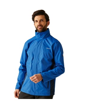 100% Polyester. Stof: Netwerk. Ontwerp: Eenvoudig. Manchet: Verstelbaar. Halslijn: Hoog-Neck. Capuchon, Lichtgewicht, Logo, Schokkoord aan de zoom, Soft Touch, Getapete naad, Waterbestendig, Windbestendig. Mouwtype: Met lange mouwen. Eigenschappen van de kap: Verstelbaar, Verborgen. Lengte: R. Geschikt voor: R. Zakken: 2 zijvakken, 1 binnenzak. Bevestiging: Volledige ritssluiting. XS: 39 in. S: 42 in. M: 45 in. L: 48,5 in. XL: 51,5 in. XXL: 55,5 in. 4XL: 60,5 in.