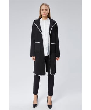 De zorgvuldig ontworpen openwear-collectie van Homestore is gecreëerd om jouw moderne en elegante stijl op zijn best te weerspiegelen. Onze producten combineren verfijning en comfort en zijn gemaakt van hoogwaardige stoffen, waardoor ze ideaal zijn voor dagelijks gebruik of speciale gelegenheden. Met een ademende en lichte structuur zijn deze ontwerpen geschikt voor alle seizoenen en bieden ze veelzijdige stylingopties, waardoor ze een onmisbaar onderdeel van je garderobe worden.

Homestore voegt een unieke touch toe aan de modewereld met aandacht voor detail en tijdloze ontwerpen. Onze producten zijn ontworpen met elegante snitten, moderne lijnen en duurzaamheid om perfect aan de stijl van elke vrouw te voldoen. Van klassiek tot eigentijds bieden deze stukken zowel comfort als esthetiek in één.