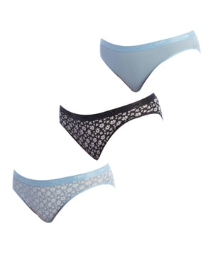 El pack de 3 braguitas slips Coton Stretch mujer es la opción perfecta para quienes buscan comodidad y practicidad en su lencería. Confeccionadas en algodón elástico, estas braguitas ofrecen un ajuste perfecto y una sensación suave sobre la piel. Su diseño clásico y cómodo las convierte en una prenda ideal para el uso diario, proporcionando libertad de movimiento y gran confort. 

Disponibles en varios colores que se adaptan fácilmente a tu estilo personal. Su fácil mantenimiento las convierte en una prenda esencial para cualquier temporada.

Principales características:
- Confección en algodón elástico para un ajuste perfecto y comodidad.
- Cinturilla elástica.
- Diseño clásico y cómodo, ideal para el uso diario.
- Libertad de movimiento y gran confort durante todo el día.
- Disponible en varios colores para adaptarse a tu estilo personal.
- Fácil mantenimiento y durabilidad asegurada.
 Composición: 95% Algodón, 5% Elastano
 Cuidados:
- Lavar a temperatura máx. 40º.
- No usar lejía.
- No usar secadora.
- No planchar.
- No lavar en seco.