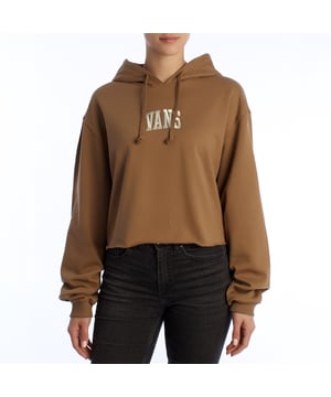 VANS Cropped Varsity Relaxed Fit Hoodie – Urbaner Stil mit warmer Note.

 Dieses kurze Sweatshirt von VANS ist für alle gedacht, die ein bequemes Stück mit Charakter suchen. Sein moderner Schnitt und das klare Design machen es zu einem Schlüsselstück für entspannte und moderne Looks. Ideal zu Jeans, Hosen mit weitem Bein oder Leggings mit hoher Taille.

 Details:
 - Gesticktes VANS-Logo auf der Brust.
 - Gerader, verkürzter Schnitt.
 - Kapuze mit verstellbarem Kordelzug.
 - Gerippte Bündchen.
 - Weicher Baumwollstoff.
 - Seitenetikett mit dem Vans-Logo.

 Ein Damen-Hoodie, der durch seine Schlichtheit und seinen modernen Stil auffällt. Sein vielseitiges Design passt sich verschiedenen Kombinationen und Anlässen an und wird zu einem unverzichtbaren Basic mit eigener Persönlichkeit.
 Komposition: 100% Baumwolle
 Pflege:
Waschen max. 30ºC. Mit ähnlichen Farben.
 Verwenden Sie kein Bleichmittel.
 Lufttrocknen.
 Die Stickerei nicht bügeln.
