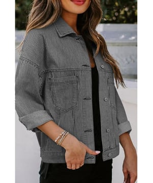 Our styles are designed with a trendy fitted look in mind following an international size standard. For the best fit we suggest choosing one size up from your usual. Be sure to check our sizing chart to find your perfect match!
  Blue Stripe Washed Oversize Pocketed Denim Jacket
  Vintage washed denim for a retro look
  Classic button
  up closure for versatile wear
  Turn
  down collar for added charm
  Convenient chest pockets for practicality
Material: 75% Cotton 25% Polyester
