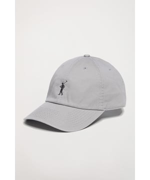 Baseballkappe mit sechs Einsätzen, hergestellt aus Baumwollköper. Mit verstellbarer Schnalle auf der Rückseite mit eingraviertem Detail von Polo Club. Durchmesser ca. 50 bis 60 cm. Borte mit dem Markenlogo auf der Innenseite der Nähte und Polo Club Etikett. Vorgekrümmter Schirm. Rigby Go Logo-Stickerei in Kontrastfarbe.