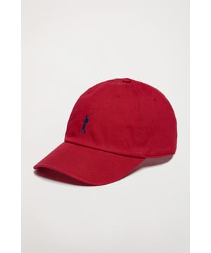 Baseballkappe mit sechs Einsätzen, hergestellt aus Baumwollköper. Mit verstellbarer Schnalle auf der Rückseite mit eingraviertem Detail von Polo Club. Durchmesser ca. 50 bis 60 cm. Borte mit dem Markenlogo auf der Innenseite der Nähte und Polo Club Etikett. Vorgekrümmter Schirm. Rigby Go Logo-Stickerei in Kontrastfarbe.