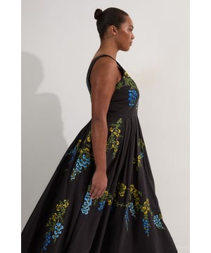Exquisite floral embroidery adorns the bodice and skirt Sleeveless design with a flattering crew neckline Woven cotton-linen blend fabric for breathable comfort Full, flowing skirt creates a dramatic silhouette Midi length perfect for various formal occasions  This Karen Millen plus size prom dress radiates elegance with its stunning floral embroidery cascading down the bodice and skirt. The sleeveless design and crew neckline offer a timeless look, while the woven cotton-linen blend ensures comfort throughout your special event. The full, flowing skirt creates a captivating silhouette that's sure to turn heads at any formal gathering. Perfect for weddings, races, or graduations, this dress can be styled with strappy heels and a clutch for a sophisticated ensemble. For cooler evenings, drape a lightweight shawl over your shoulders. The versatile midi length allows for easy movement on the dance floor, making this dress a true statement piece for any occasion that calls for refined glamour.