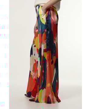 Make a well considered addition to your occasion wear wardrobe with a pair of our wide leg trousers, made in lightweight satin fabric, with a dramatic, wide fit. The minimal design makes them easy to style, so wear them with a cropped T-shirt and trainers on a casual day, then a button up shirt and loafers for a more elevated approach. Satin Wide Leg Woven Trouser High Quality Satin Fabric Comfortable High Waistline Flattering Wide Leg Fit Pocket DetailingDiscover our collection of occasion wear or browse our range of women's occasion dresses now.