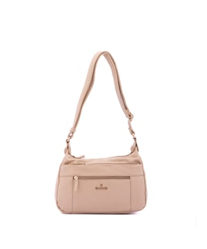 Bolso bandolera para mujer. El cierre es con cremallera. Los bolsillos internos son uno con cremallera y dos abiertos. Los bolsillos externos son dos delanteros con cremallera y uno trasero con cremallera. Falta la correa para el hombro. El asa es regulable en ecopiel. Hay dos compartimentos internos. El material exterior es ecopiel. Internamente está forrado en poliéster. Medidas: 30x20x10 cm. Producto de moda