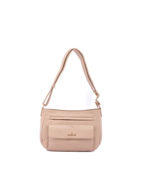 Bolso bandolera para mujer. El cierre es con cremallera. Los bolsillos internos son uno con cremallera y dos abiertos. Los bolsillos externos son uno frontal con cremallera y un bolsillo frontal. Falta la correa para el hombro. El asa es regulable en ecopiel. Hay un compartimento interno. El material exterior es ecopiel. Internamente está forrado en poliéster. Medidas: 28x20x13 cm. Producto de moda
