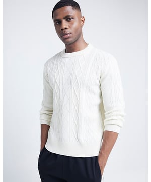 Cable knit, Crew neckline, Long sleeve