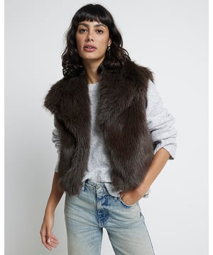 Faux fur, Cropped fit, Collared, Sleeveless