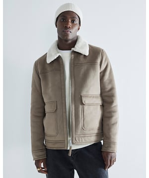 Regular fit, Faux fur lining, Collared, Long sleeves, Front pockets, Zip fastening