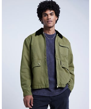 ​Regular fit, Front pockets, Collared, Long sleeves, Zip fastening