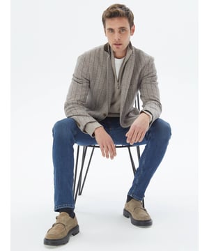 KİP bereichert Ihr tägliches Leben mit hochwertigen Materialien und innovativen Designs und bietet Ihnen sowohl Komfort als auch Stil. Unsere Produkte zeichnen sich durch ihre Langlebigkeit und Funktionalität aus, während sie gleichzeitig mit ästhetischen Details überzeugen. KİP bietet moderne und ergonomische Lösungen für den täglichen Gebrauch, die Qualität und Eleganz vereinen.
