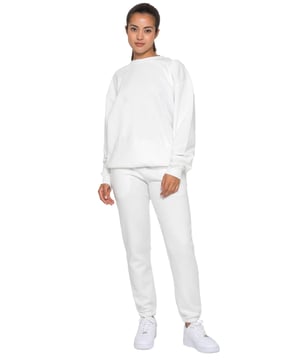 Enzo Women’s Oversized Sweatshirt and Relaxed Fit Joggers. Fashioned in Pure Fabric for Softness and Comfort. Joggers Feature 2 Side Slash Pockets. Brushed Back Inner Fleece Lining. Cuffed Leg Design. Elasticated Waist with drawstrings. Ideal to use for Casual and Work wear.