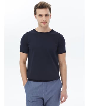 KİP bereichert Ihr tägliches Leben mit hochwertigen Materialien und innovativen Designs und bietet Ihnen sowohl Komfort als auch Stil. Unsere Produkte zeichnen sich durch ihre Langlebigkeit und Funktionalität aus, während sie gleichzeitig mit ästhetischen Details überzeugen. KİP bietet moderne und ergonomische Lösungen für den täglichen Gebrauch, die Qualität und Eleganz vereinen.