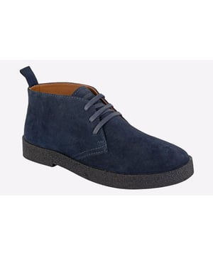 The Roamers Colorado Men's Desert Boots are crafted with a premium real suede upper, offering a stylish and comfortable fit. These classic desert boots feature a durable TPR (Thermoplastic Rubber) sole, providing excellent grip and flexibility for everyday wear. Perfect for casual or smart-casual outfits, the Colorado boots combine timeless design with long-lasting comfort and quality.
- Suede leather upper
- Lace up design
- TPR sole
- Durable outsole