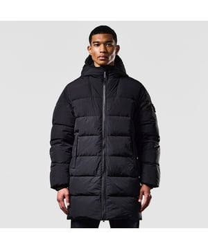 Heren Weekend Offender Sapporo Longline Down Jacket in zwart.- Polar fleece voering aan de binnenkant van de capuchon.- Stevige tweeweg ritssluiting in het midden met WO merkritstrekker.- Grote verticale paspelzakken met polar fleece voering.- Interne elastische stiksels aan de manchetten.- Onzichtbare ritssluiting aan de achterkant van de hals met verborgen bivakmuts.- Nieuw 'Scan me' QR code label aan de binnenkant.- Afneembare WO badge op de mouw.- DWR (Durable Water Repellent) coating.- Ref: JKAW2338BLK