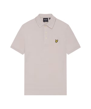 Juniors Lyle And Scott Plain Polo Shirt in beige.- Klassieke geribde kraag.- Drie knopen sluiting met detail stiksels.- Korte mouwen.- Geribde manchetten.- Geborduurd logo op borst.- Normale pasvorm.- 97% Katoen 3% Elastane.- Ref: SPB2000VW870