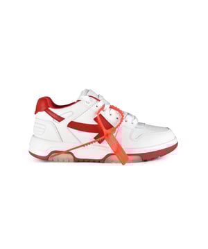 Out Of Office lage sneakers van wit en rood leer.Tweekleurig ontwerp met de iconische pijl van het merk.Rood plastic label met ritssluiting.Vetersluiting.Platte rubberen zool.Gemaakt in Italië.
