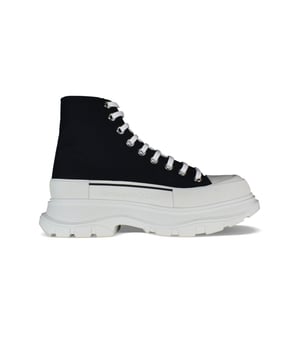 Sneakers altas Alexander McQueen Tread Slick.Lona negra.Puntera redonda con inserción de goma.Logotipo en el talón y la lengüeta.Cierre de cordón plano blanco.Suela de goma blanca sobredimensionada con la firma.Made in Italy