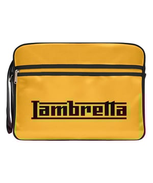 Marke: Lambretta. PU. Breite: 40 cm. Höhe: 30 cm. Fächer: 1 Hauptfach, Reißverschluss-Fach. Taschenmerkmale: verstellbarer Schulterriemen, Griffplatte mit Warenzeichen, Vordertasche mit Reißverschluss. Design: Kontrast, Logo, bedruckt.  Frontplatten. Reißverschluss.