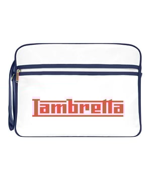 Materiaal: PU. Breedte: 40 cm. Hoogte: 30 cm. Compartimenten: 1 Hoofdcompartiment, Met ritssluiting. Verstelbare schouderband, Merkrits, Voorkant met ritsvak. Ontwerp: Contrast, Logo, Bedrukt. Voorkantpanelen. Sluiting: Rits.