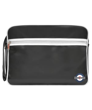 Marke: Lambretta. PU. Breite: 40 cm. Höhe: 30 cm. Taschenart: Vordertasche , Reißverschluss. Taschenmerkmale: verstellbarer Schulterriemen, Kontrastpaspel, Reißverschluss-Zieh-Anhänger. Durchgehender Reißverschluss. Design: Logo, bedruckt. Fächer: Reißverschluss-Fach.