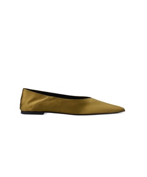 Nour 05 Saint Laurent Mules in goldfarbenem Satin.Flexibler Absatz.Spitz zulaufende Spitze.Sohle aus Leder.Höhe des Absatzes 0,5 cm.Made in Italy.