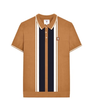 100% Katoen. Stof: Fijnmazig, gebreid. Ontwerp: Badge, Contraststreep, Logo. Halslijn: Platte gebreide kraag, getipt. Manchet: Ribbel. Mouwtype: Korte mouwen. 3 knopenlijst. Opgelet: Verwijderd houden van vuur. S: 39 in. M: 41 in. L: 42,5 in. XL: 44 in. XXL: 46,5 in. 3XL: 48,5 in. 4XL: 51 in.