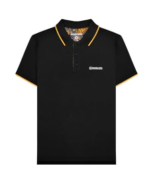 100% Katoen. Stof: Jersey. Ontwerp: Geborduurd logo, Effen. Bevestiging: knop, pullover. Type mouw: Korte mouwen, getipt. Halslijn: Gestippelde kraag, Omgeslagen kraag. Knoopsluiting met 3 knopen, merklint. Pasvorm: Groot en lang. Opgelet: Verwijderd houden van vuur. XXL: 55 in. 3XL: 59 in. 4XL: 63 in. 5XL: 67 in.