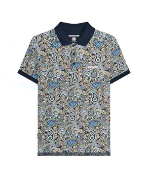 100% Katoen. Ontwerp: Geborduurd logo, Paisley. Mouwtype: Korte mouwen. Halsuitsnijding: Omgeslagen kraag. Klep met 3 knopen, geweven label. Pasvorm: Groot en lang. XXL: 45,5 in. 3XL: 47 in. 4XL: 48,5 in.
